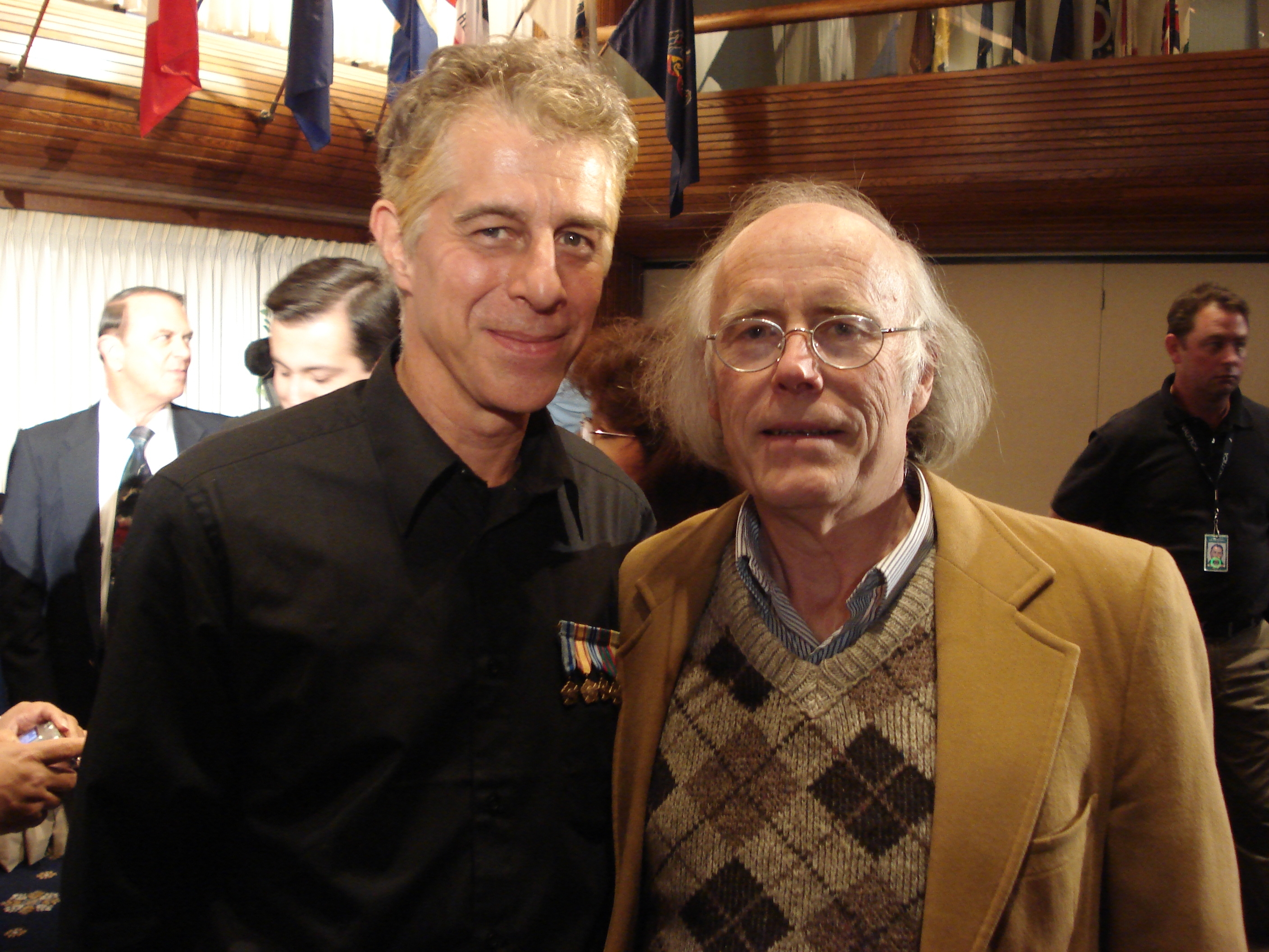 Robert Morningstar & Bruce Maccabee Nov 12-07 Washington DC.JPG