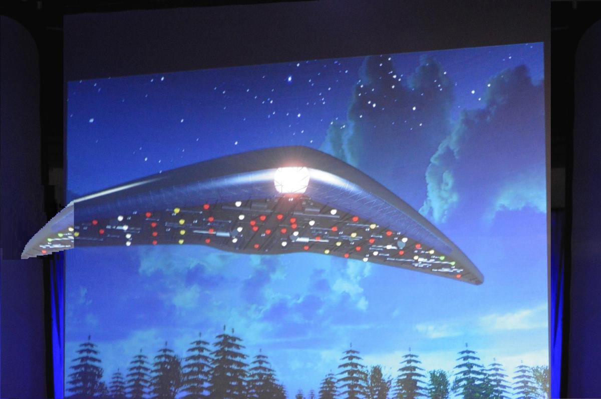 Mark McCandlish - Flying Wing UFO - Mstar enh