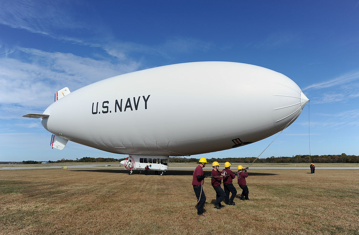 1200px-handlers_prepare_to_launch_the_u-s-_navy_mz-3a_manned_airship_for_an_orientation_flight_from_naval_air_station_patuxent_river2c_md-2c_on_131106-n-po203-532