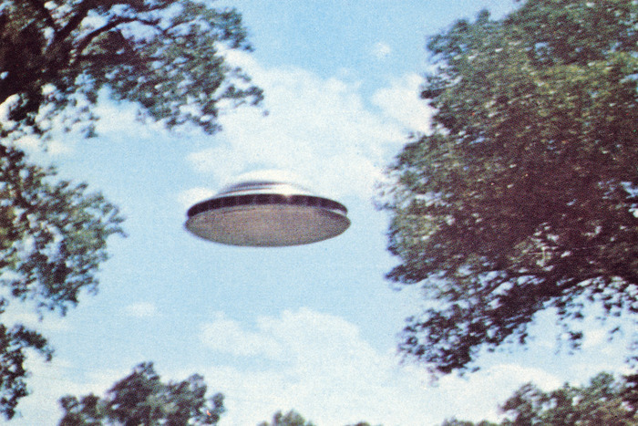 This image has an empty alt attribute; its file name is ufo-similar-to-soldiers-sailors-ufo-slant-view.jpg